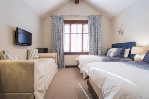 Silver Star #20 - 4 Bed Cottage +Spa - image 9
