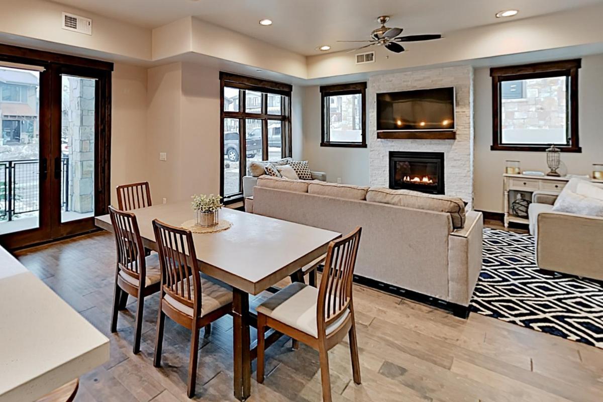 3793 Blackstone Drive Condo Unit 1G - image 4