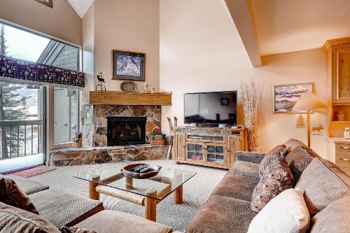 Queen Esther 2447 by Park City Lodging