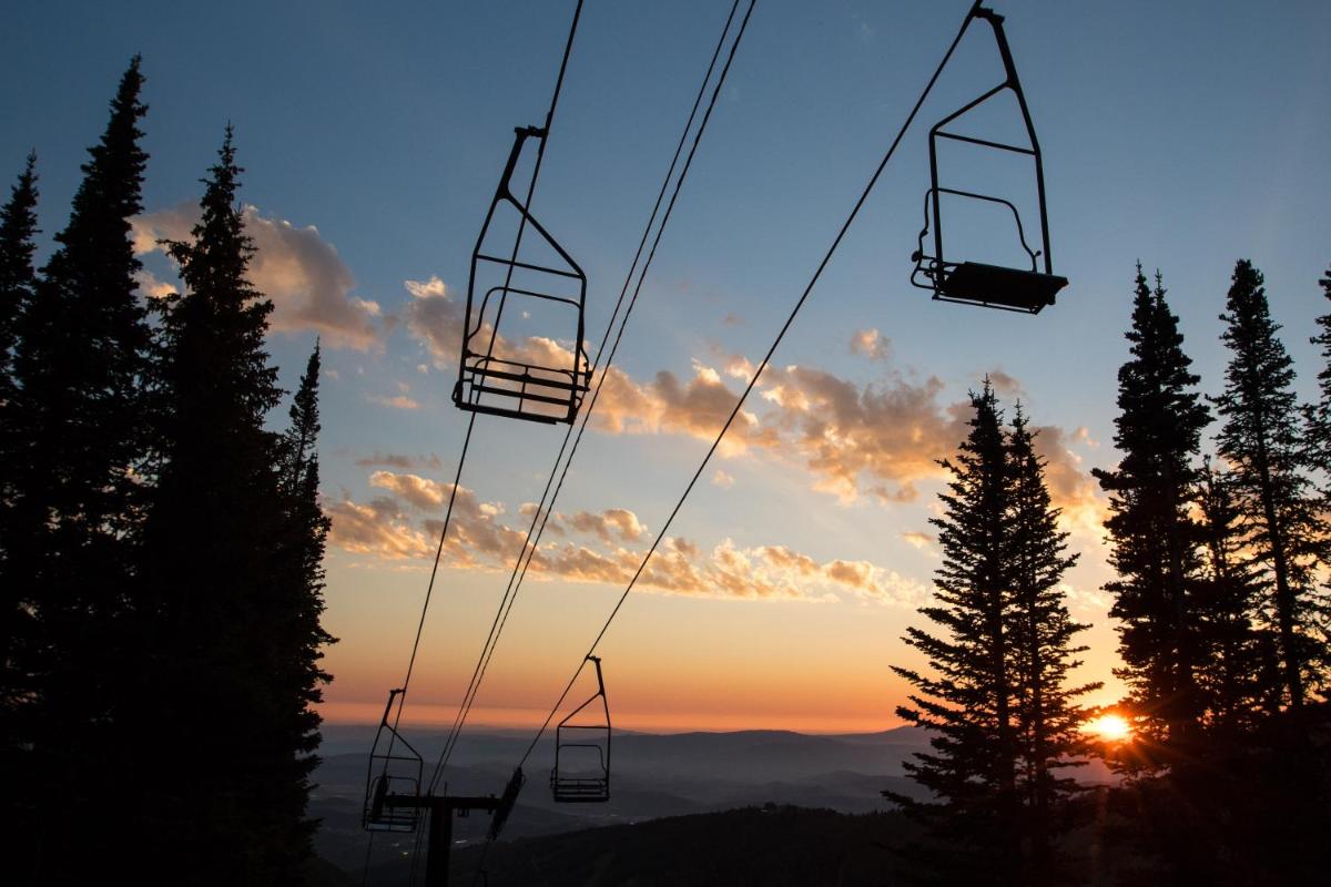 Grand Summit G546A - image 2