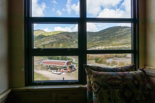 Grand Summit G546A - image 28
