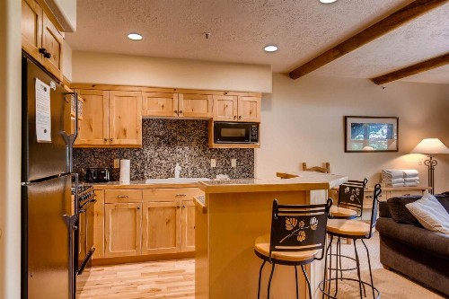 Foxglove Condos - image 10