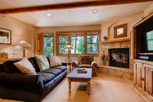 Foxglove Condos - image 11