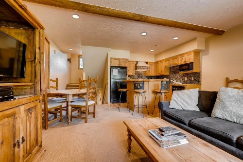 Foxglove Condos - image 12
