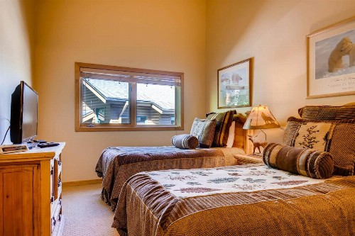 Foxglove Condos - image 7
