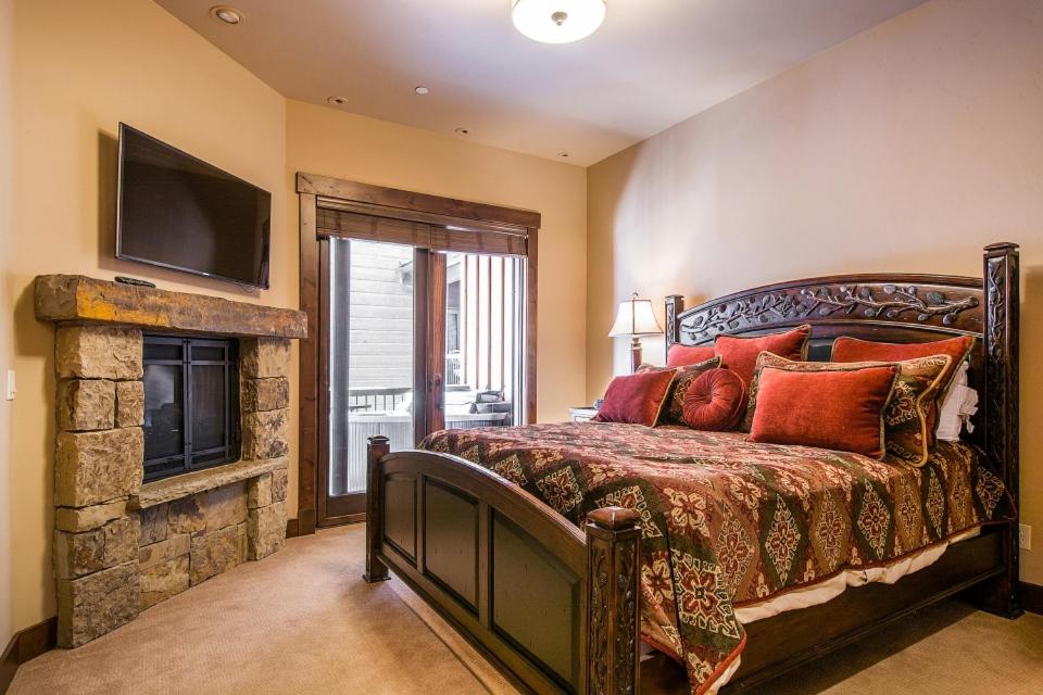 Park City Townhouse with Hot Tub and Luxury Amenities! - image 7
