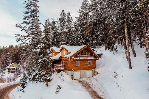 Pine by AvantStay - Private Log Cabin w/ Veranda Mountain Views & Hot Tub
