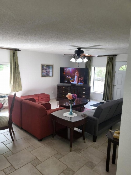 Pinetree Inn - image 36