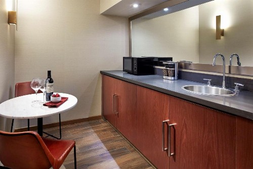 Hilton Pasadena - image 10