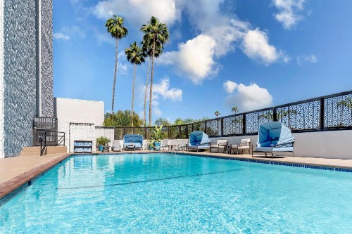 Hilton Pasadena - image 16