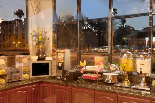 Ramada by Wyndham Pasadena - image 11
