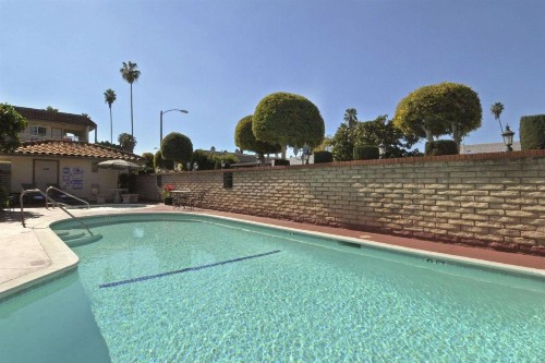 Ramada by Wyndham Pasadena - image 9
