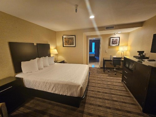 Best Western Pasadena Royale Inn & Suites - image 20