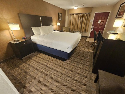 Best Western Pasadena Royale Inn & Suites - image 28