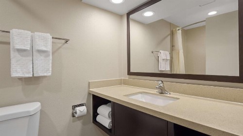 Best Western Pasadena Royale Inn & Suites - image 3