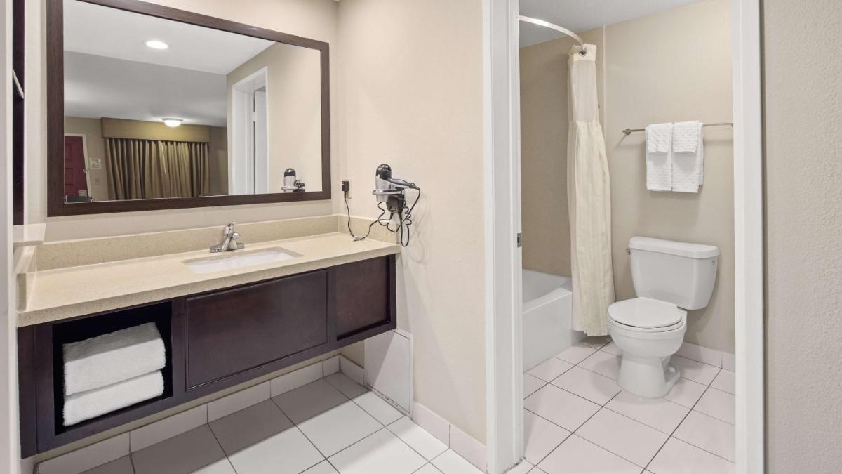 Best Western Pasadena Royale Inn & Suites - image 5