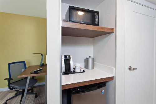 Holiday Inn Express Hotel & Suites Pasadena-Colorado Boulevard an IHG Hotel - image 11