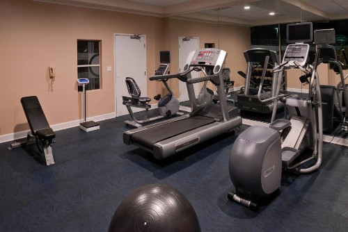 Holiday Inn Express Hotel & Suites Pasadena-Colorado Boulevard an IHG Hotel - image 18