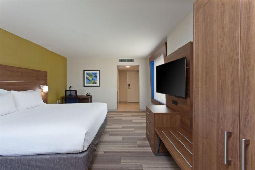 Holiday Inn Express Hotel & Suites Pasadena-Colorado Boulevard an IHG Hotel - image 19