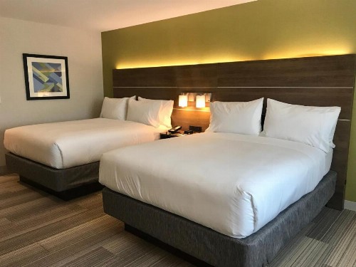Holiday Inn Express Hotel & Suites Pasadena-Colorado Boulevard an IHG Hotel - image 26