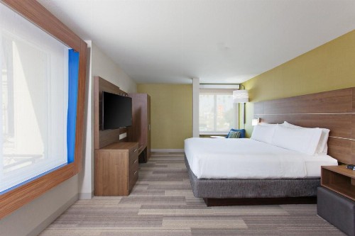 Holiday Inn Express Hotel & Suites Pasadena-Colorado Boulevard an IHG Hotel - image 32