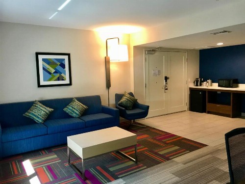 Holiday Inn Express Hotel & Suites Pasadena-Colorado Boulevard an IHG Hotel - image 37
