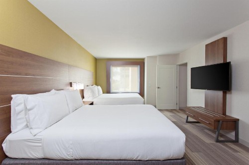 Holiday Inn Express Hotel & Suites Pasadena-Colorado Boulevard an IHG Hotel - image 39