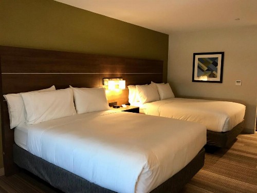Holiday Inn Express Hotel & Suites Pasadena-Colorado Boulevard an IHG Hotel - image 40