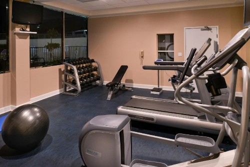 Holiday Inn Express Hotel & Suites Pasadena-Colorado Boulevard an IHG Hotel - image 42