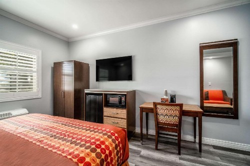 Rodeway Inn & Suites - Pasadena - image 4