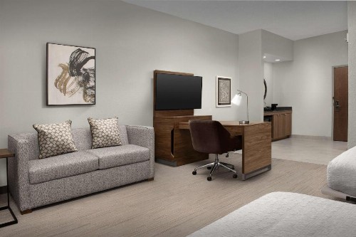 Hampton Inn & Suites Paso Robles - image 22