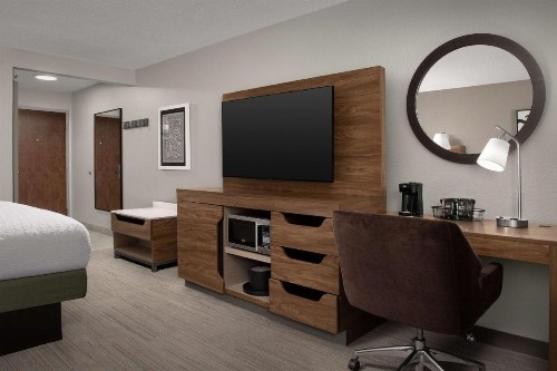 Hampton Inn & Suites Paso Robles - image 38