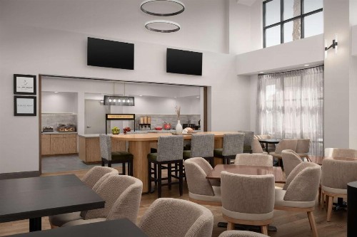 Hampton Inn & Suites Paso Robles - image 8