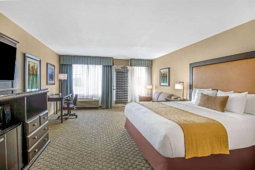 La Quinta by Wyndham Paso Robles - image 11