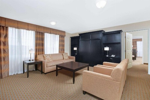 La Quinta by Wyndham Paso Robles - image 17