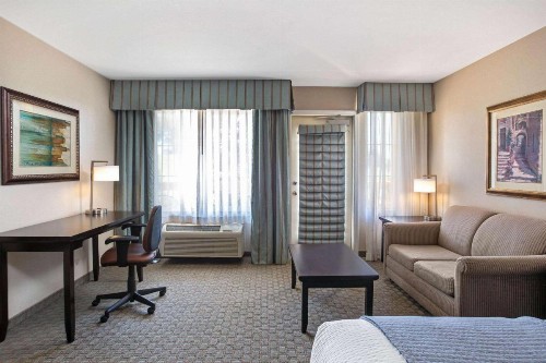 La Quinta by Wyndham Paso Robles - image 22