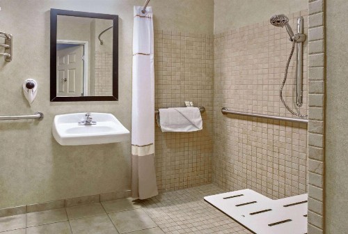 La Quinta by Wyndham Paso Robles - image 27