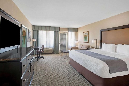 La Quinta by Wyndham Paso Robles - image 6