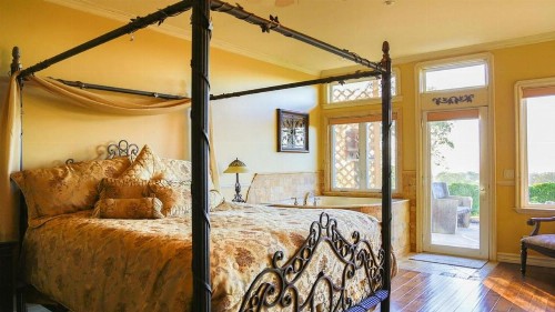 High Ridge Manor - image 4