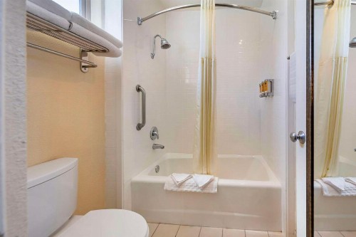Best Western Plus Black Oak - image 12