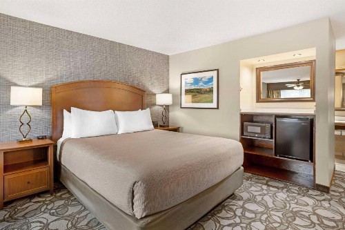 Best Western Plus Black Oak - image 17