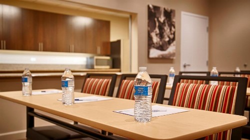 Best Western Plus Black Oak - image 2