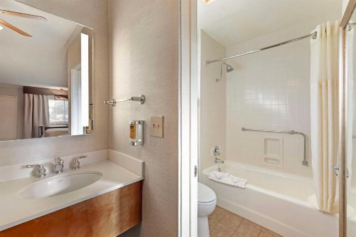 Best Western Plus Black Oak - image 29
