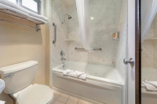 Best Western Plus Black Oak - image 3