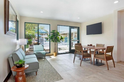 Best Western Plus Black Oak - image 37