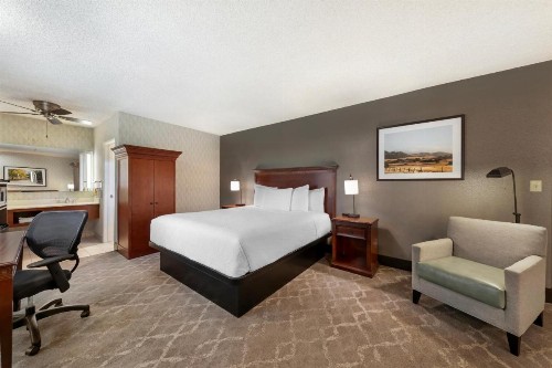 Best Western Plus Black Oak - image 44