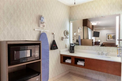 Best Western Plus Black Oak - image 50