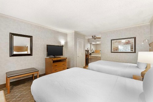 Best Western Plus Black Oak - image 6