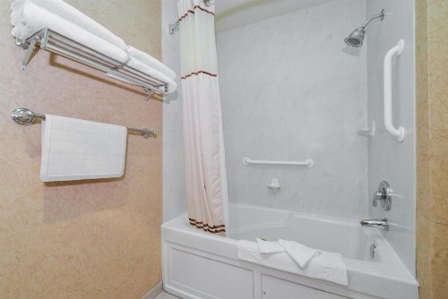 Best Western Plus Black Oak - image 8