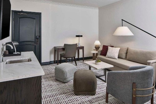La Bellasera Hotel & Suites - image 32